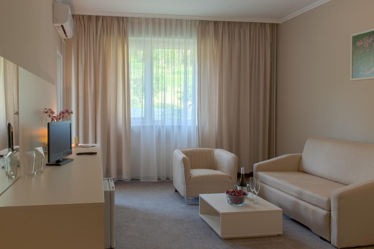 Парк Хотел Кюстендил Kyustendil Exterior foto